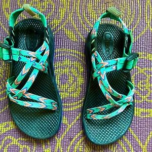 Chaco kids sandal turquoise and purple size 2